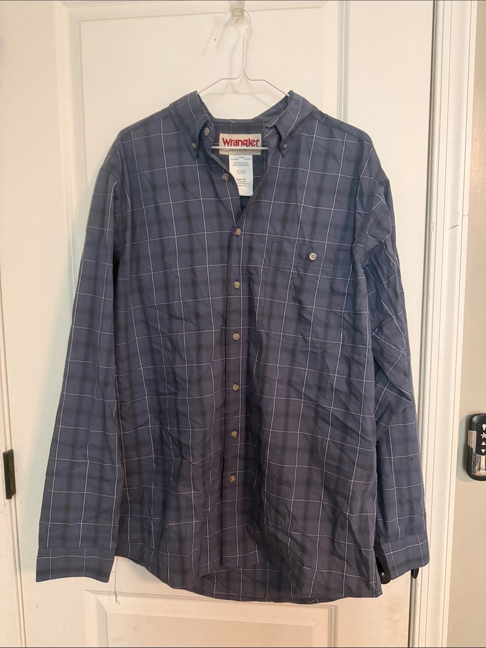 Wrangler Men's Navy Blue Plaid Button-Down Shirt